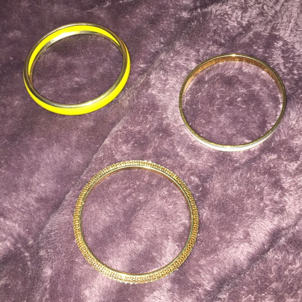 i’m selling these three bracelets